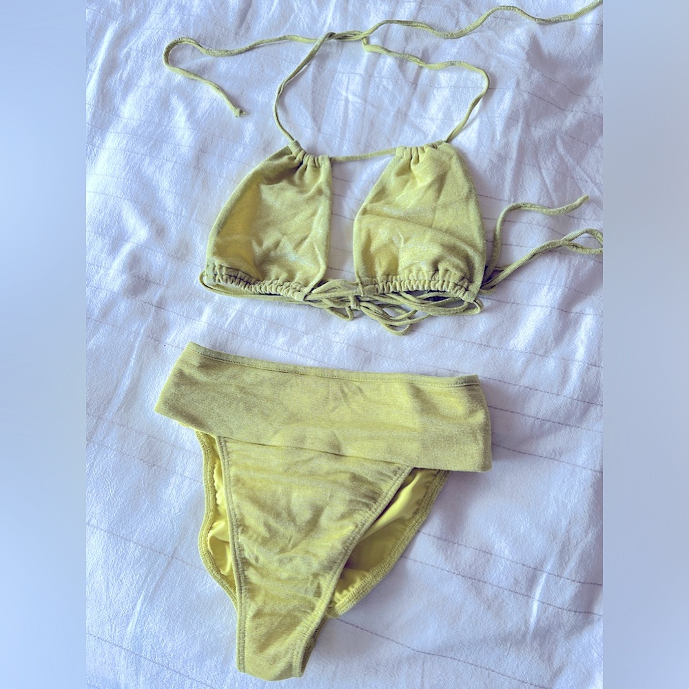 Montce bikini. Bottoms Xs. Top- M